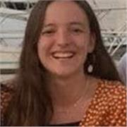 Soy una persona muy dedicada y motivada, me gustaría dar clases de matemáticas física y química o lengua, a día de hoy he dado varias veces clases particulares a niñas de mi antiguo colegio y me ha ido muy bien